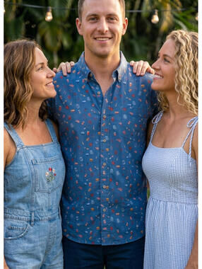 Southern Tide Men LARGE Blue USA Backyard BBQ Theme Performance Button Up Shirt